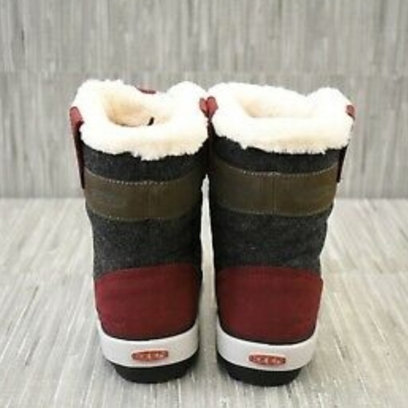 KEEN Elsa Pinot Noir Premium Snow Boot - Picture 8 of 16
